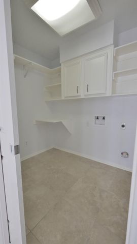 8003 Oakwood Forest Drive, Houston, TX 77040