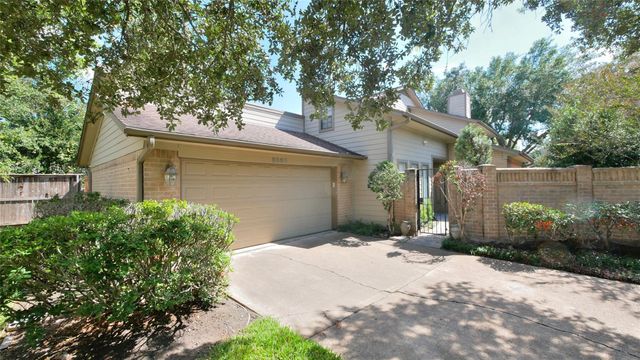 8003 Oakwood Forest Drive, Houston, TX 77040