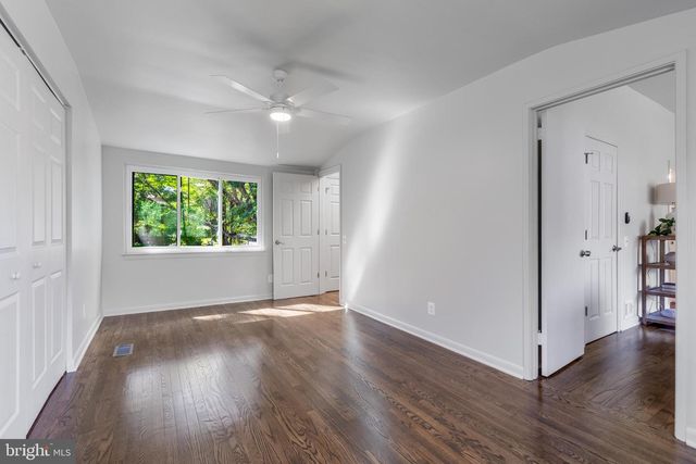 1518 FARSTA CT, Reston, VA 20190