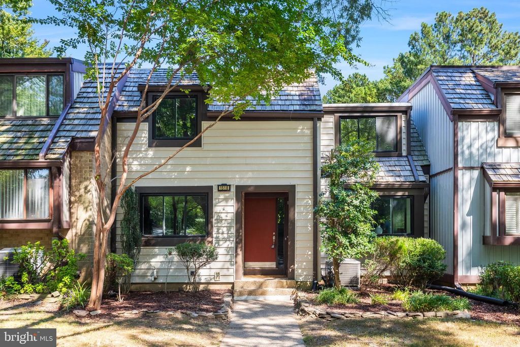 1518 FARSTA CT, Reston, VA 20190