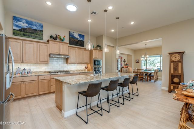 495 N Hale Drive, Green Valley, AZ 85614