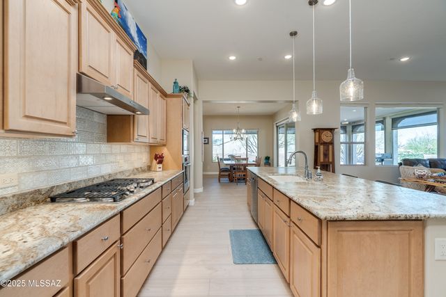 495 N Hale Drive, Green Valley, AZ 85614