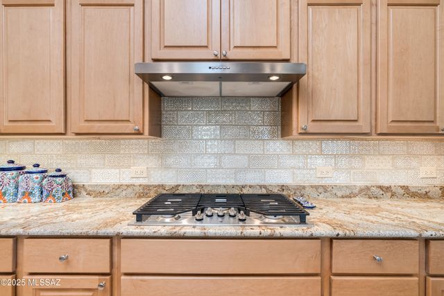 495 N Hale Drive, Green Valley, AZ 85614