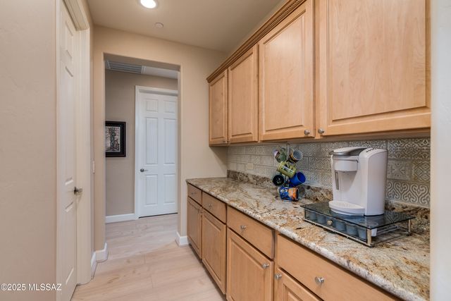 495 N Hale Drive, Green Valley, AZ 85614