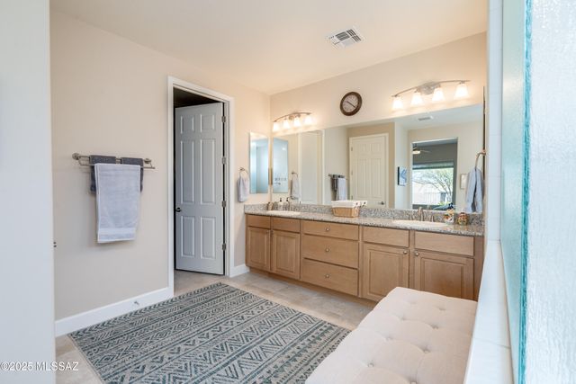 495 N Hale Drive, Green Valley, AZ 85614