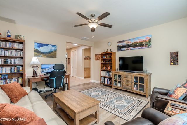 495 N Hale Drive, Green Valley, AZ 85614