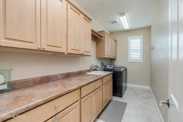 495 N Hale Drive, Green Valley, AZ 85614