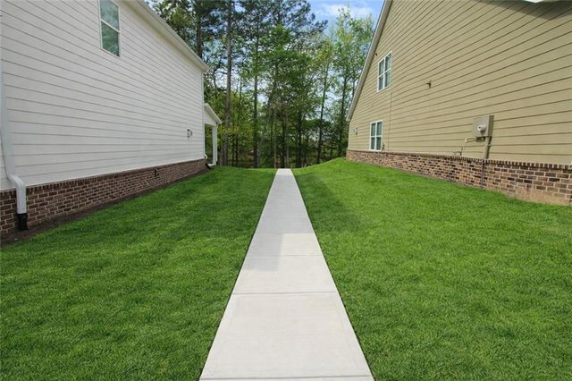 615 Clark Lake Estates Drive, Grayson, GA 30017