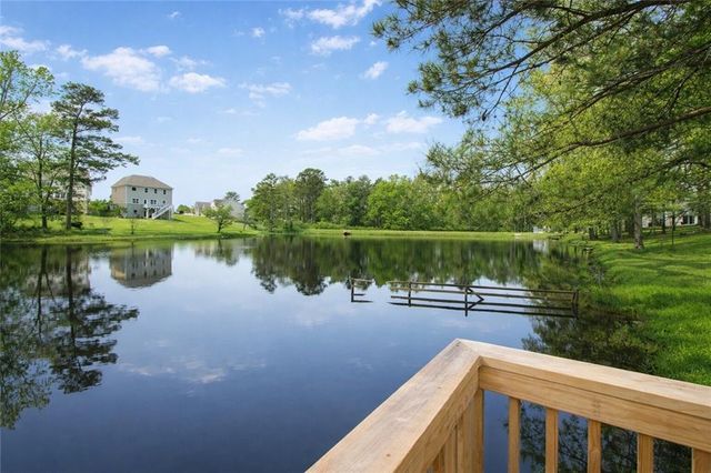 615 Clark Lake Estates Drive, Grayson, GA 30017