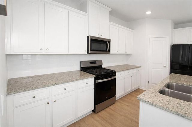 615 Clark Lake Estates Drive, Grayson, GA 30017