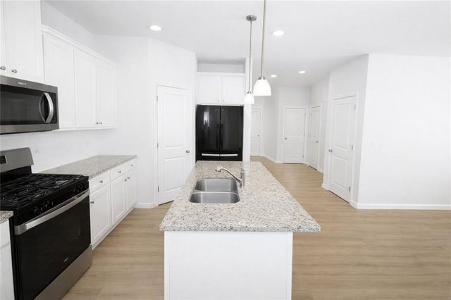 615 Clark Lake Estates Drive, Grayson, GA 30017