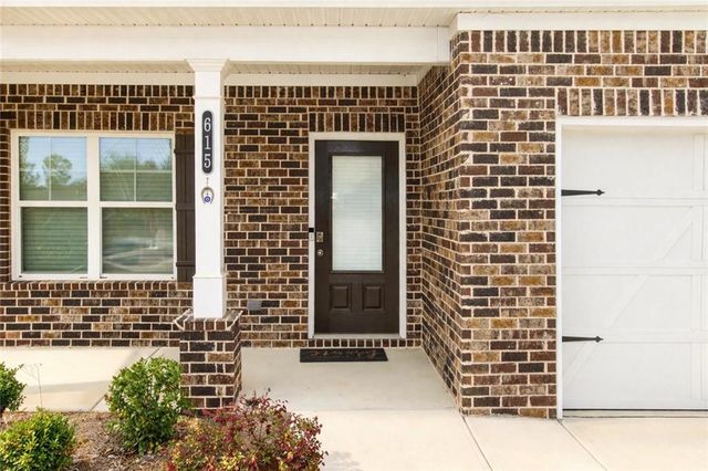 615 Clark Lake Estates Drive, Grayson, GA 30017