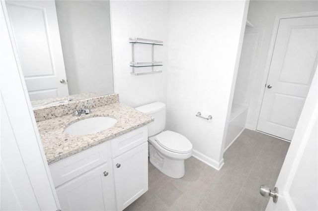 615 Clark Lake Estates Drive, Grayson, GA 30017