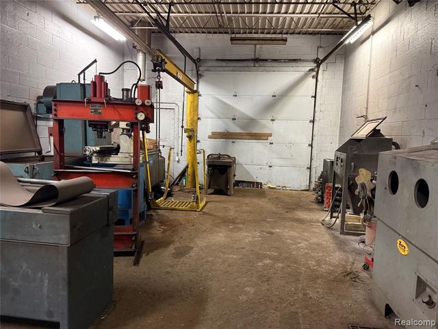 1570 Baldwin Avenue, Pontiac, MI 48340