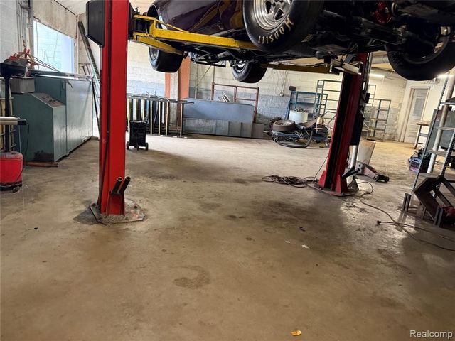 1570 Baldwin Avenue, Pontiac, MI 48340