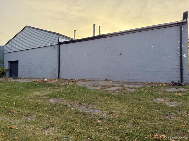 1570 Baldwin Avenue, Pontiac, MI 48340