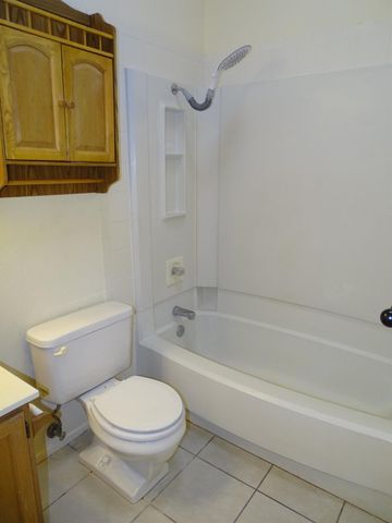 212 N Troy, B, Lubbock, TX 79416