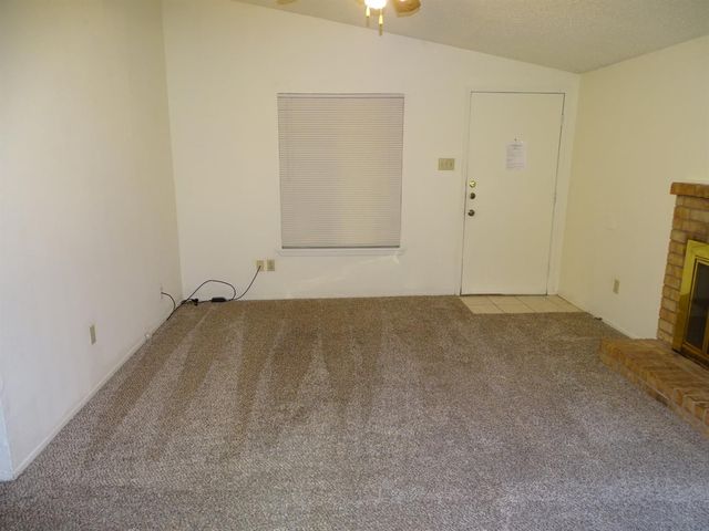 212 N Troy, B, Lubbock, TX 79416