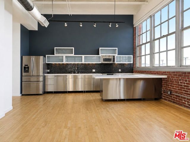 1850 Industrial Street 411, Los Angeles, CA 90021