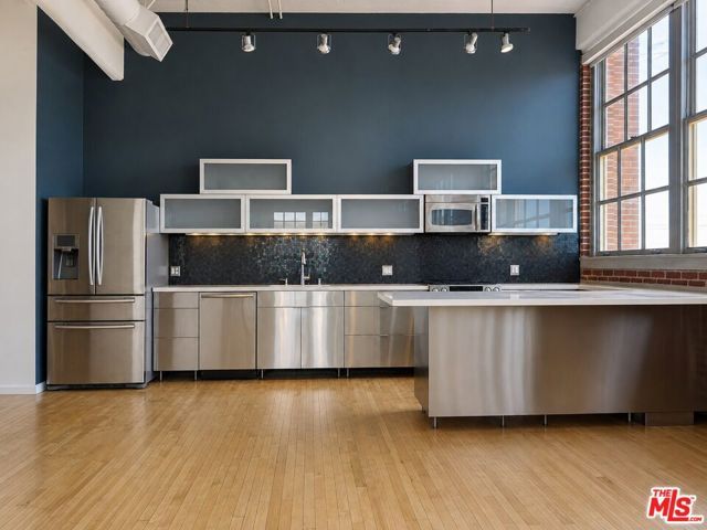 1850 Industrial Street 411, Los Angeles, CA 90021