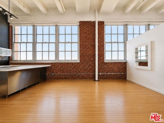 1850 Industrial Street 411, Los Angeles, CA 90021