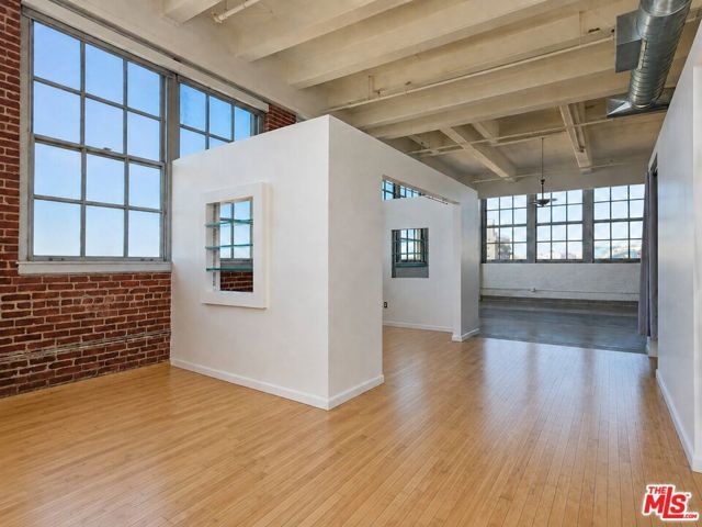 1850 Industrial Street 411, Los Angeles, CA 90021