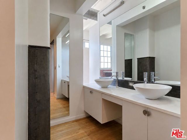 1850 Industrial Street 411, Los Angeles, CA 90021