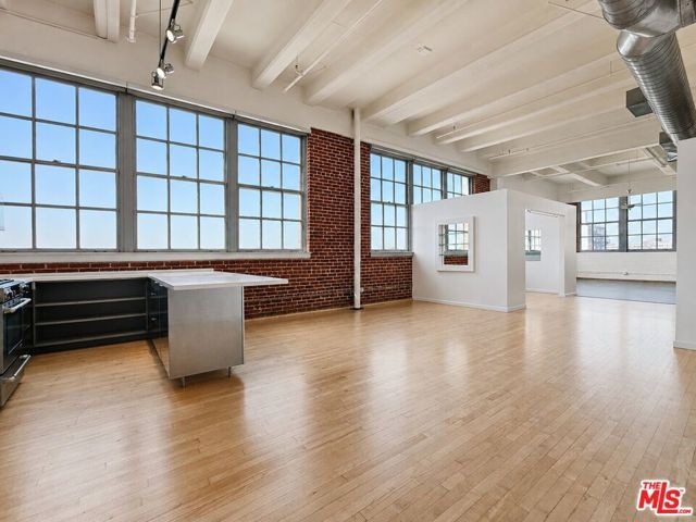 1850 Industrial Street 411, Los Angeles, CA 90021