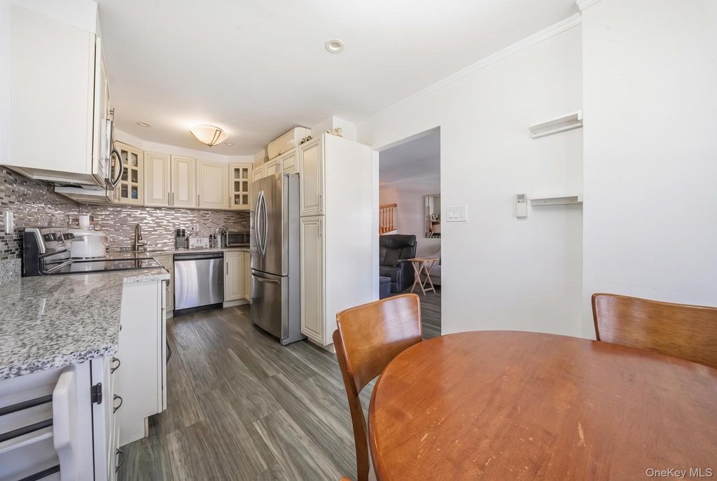 6908 Penelope Avenue, Middle Village, NY 11379 — photo 4