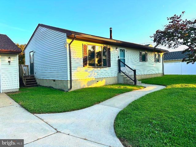 20 UNIVERSITY DR, Pennsville, NJ 08070