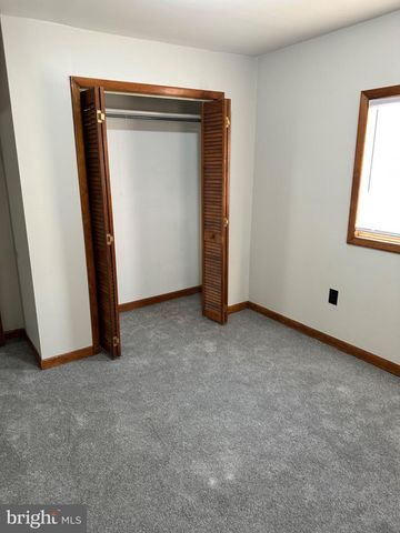 20 UNIVERSITY DR, Pennsville, NJ 08070