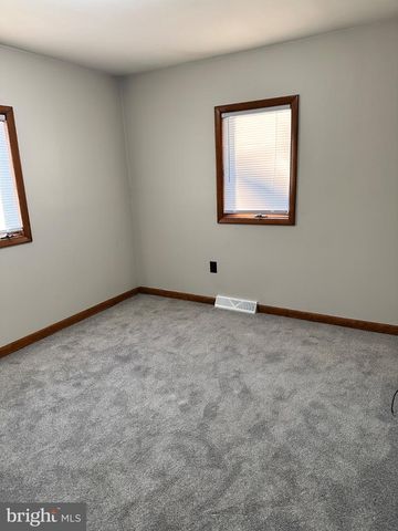 20 UNIVERSITY DR, Pennsville, NJ 08070