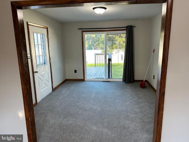 20 UNIVERSITY DR, Pennsville, NJ 08070