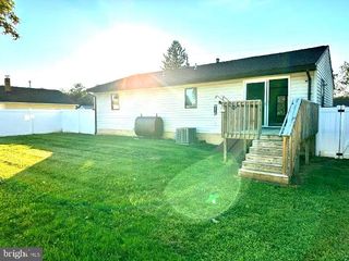 20 UNIVERSITY DR, Pennsville, NJ 08070