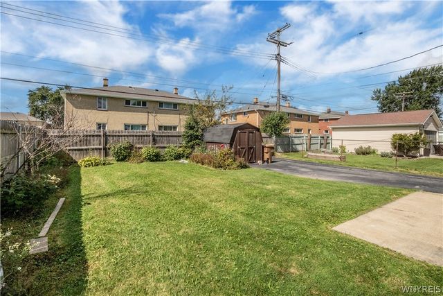 31 Wellington Road, Cheektowaga, NY 14225