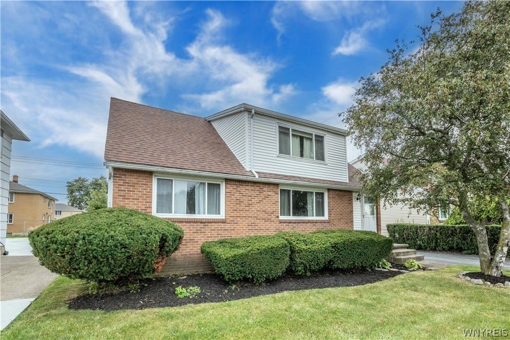 31 Wellington Road, Cheektowaga, NY 14225