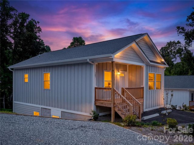 127 Northbend Drive, Asheville, NC 28804