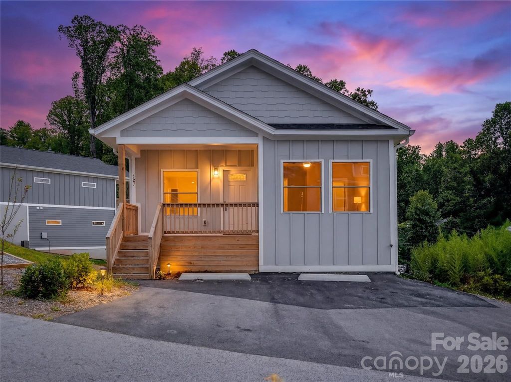 127 Northbend Drive, Asheville, NC 28804