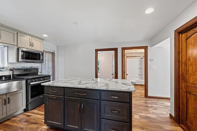 1123 CROOKS STREET, Green Bay, WI 54301