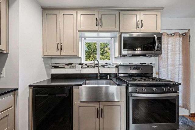 1123 CROOKS STREET, Green Bay, WI 54301