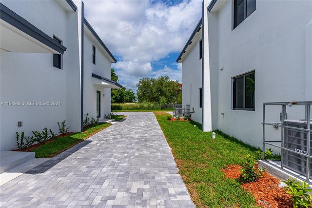 8016 NW 14th Place, Miami, FL 33147