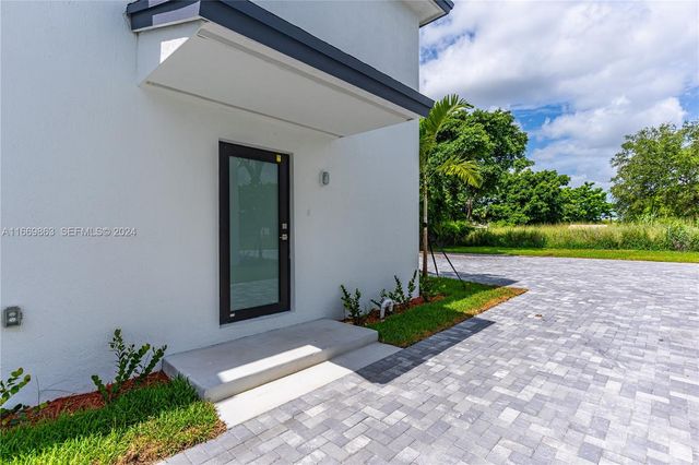 8016 NW 14th Place, Miami, FL 33147
