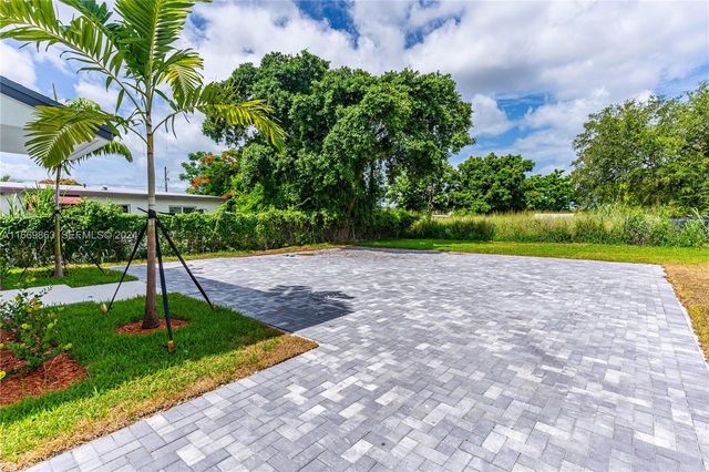 8016 NW 14th Place, Miami, FL 33147
