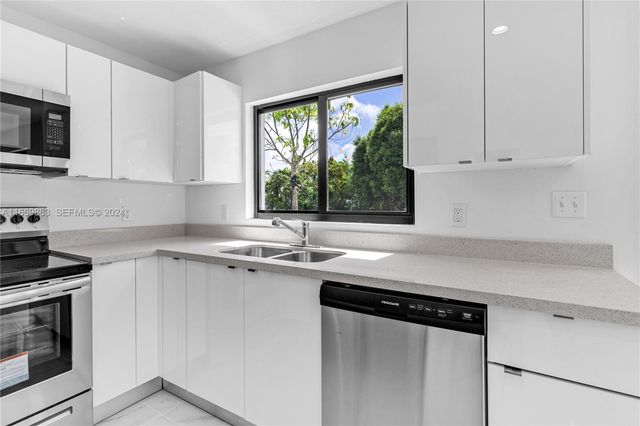8016 NW 14th Place, Miami, FL 33147