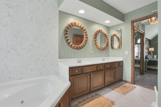 1365 Normandy Drive, Newark, OH 43055