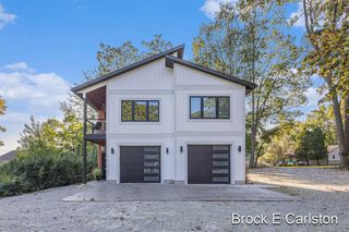 3220 Lakeshore Drive, Muskegon, MI 49441
