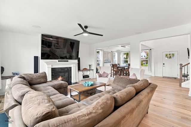 1165 Overhill Court, Crystal Lake, IL 60012