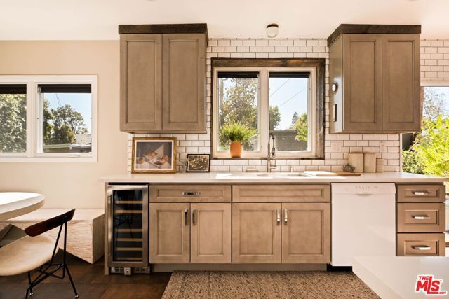10371 Mississippi Avenue, Los Angeles, CA 90025