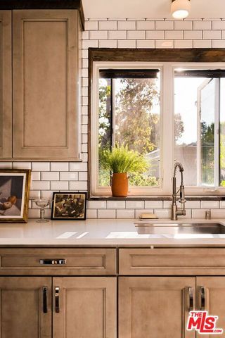 10371 Mississippi Avenue, Los Angeles, CA 90025