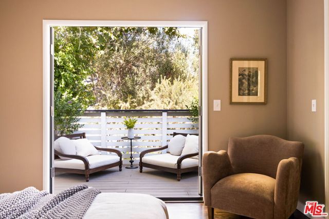 10371 Mississippi Avenue, Los Angeles, CA 90025